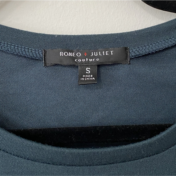 Romeo & Juliet Hunter Green Ruffle Long Sleeve Knit Round Neck Sweater S - Picture 6 of 9
